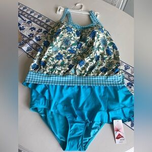 Women’s tankini top and bottom. New with tags.